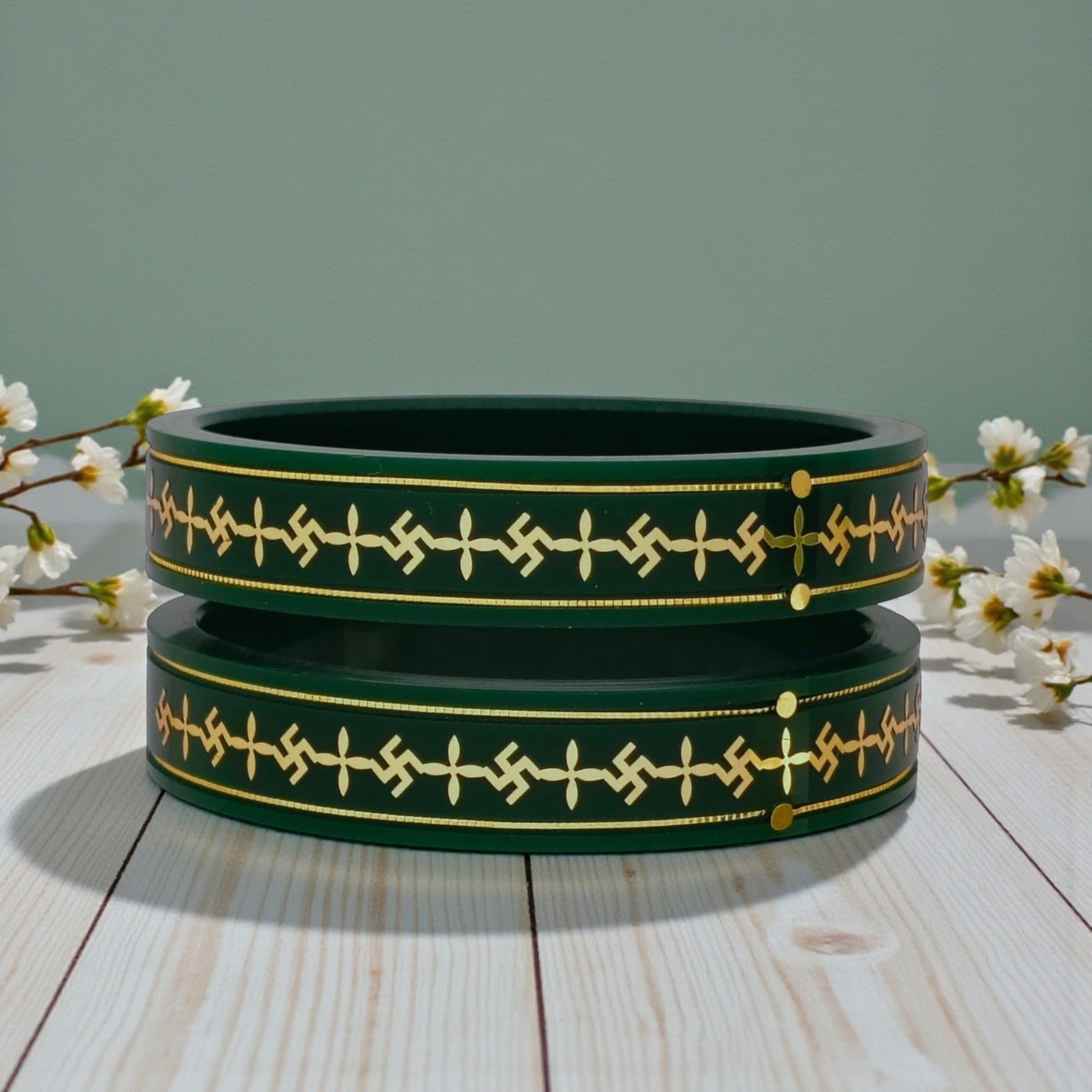 22kt (916) Yellow Gold Handmade Green Pola Bangles Flower Design for Women with Purity Certificate ((Green Mono Swastik,Set of 2pcs)